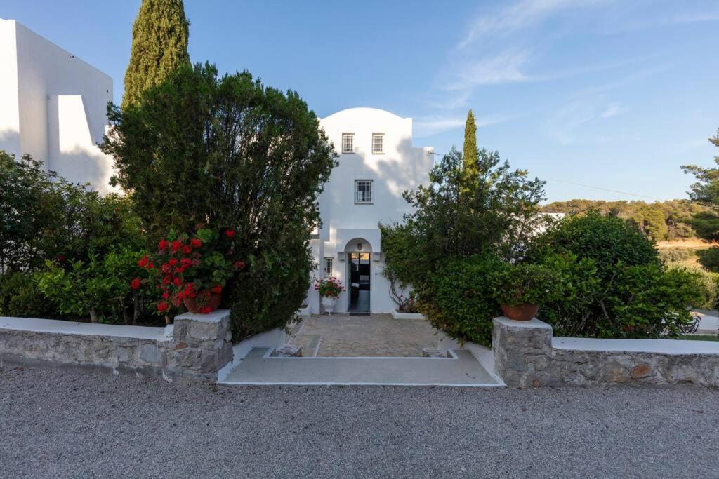 Retreat Villa By The Sea With Pool In Porto Heli Zewnętrze zdjęcie
